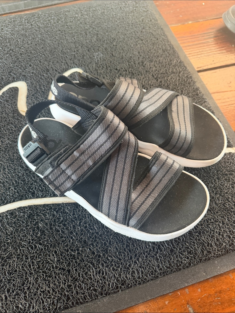 Womens Black Elastic Strap Adidas Sandals size 8